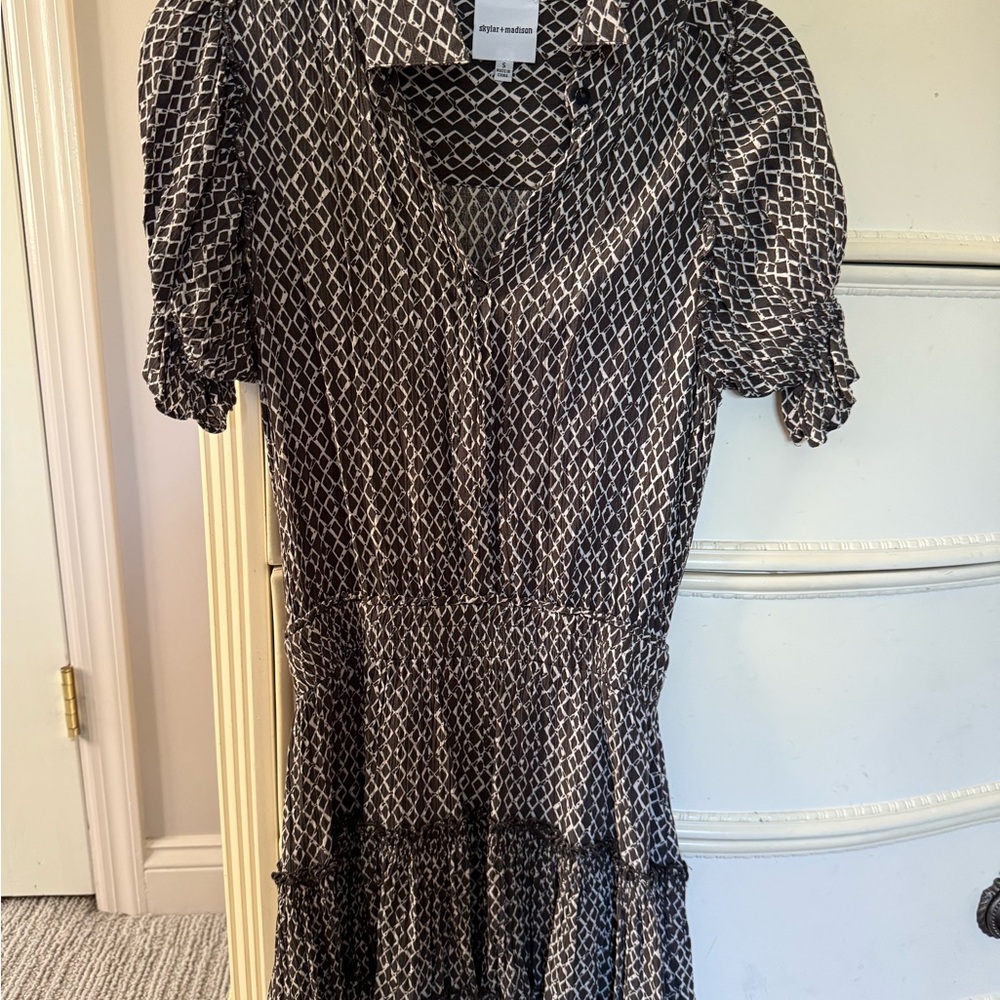 Skylar + Madison Brown and White Ruffled Puff Sleeve Mini Dress - Picture 5 of 9
